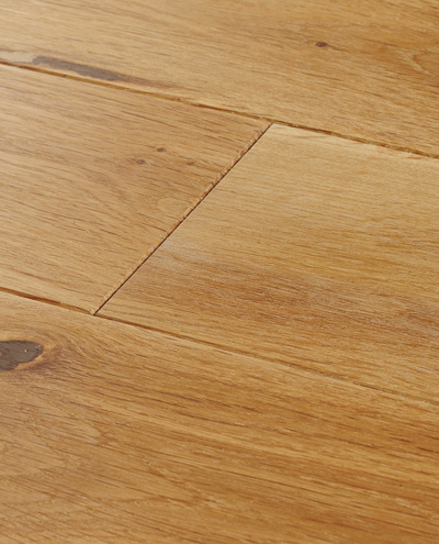 york-rustic-oak-solidwood-closeup-woodpecker-flooring-product-image-400x495px-3