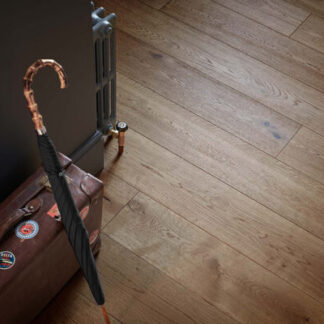 Chepstow-Antique-Oak-Cameo-1-600x400