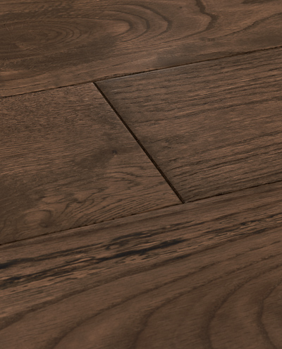 york-tawny-oak-solidwood-closeup-woodpecker-flooring-product-image-400x495px-3
