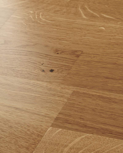 salcombe-natural-oak-3-strip-engineered-floor-closeup-woodpecker-flooring-product-image-400x495px