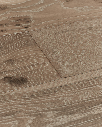 lynton-estuary-oak-stratex-closeup-woodpeckerflooring-product-image-400x495px