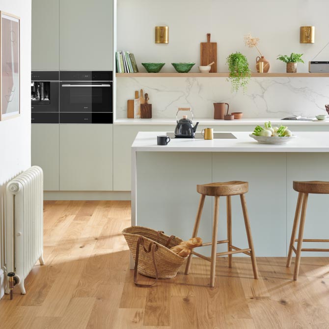 lynton natural oak in a modern kitchen

Flooring trends 2023
