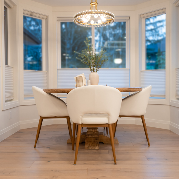 Engineered wood flooring in a breakfast room | Berkeley Grey oak