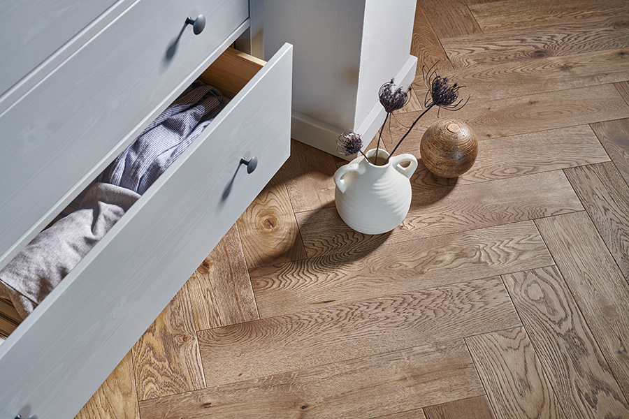 highclere-biscotti-oak-natural-warm-herringbone-parquet-rustic-wood-flooring