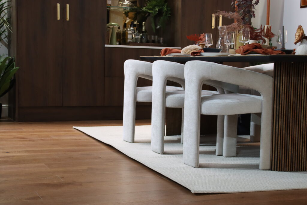 plae-grey-chairs-coffe-coloured-flooring
