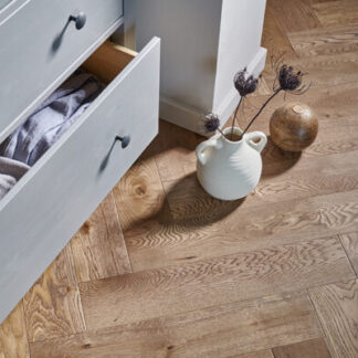 Highclere-Biscotti-Oak-Cameo-600x400